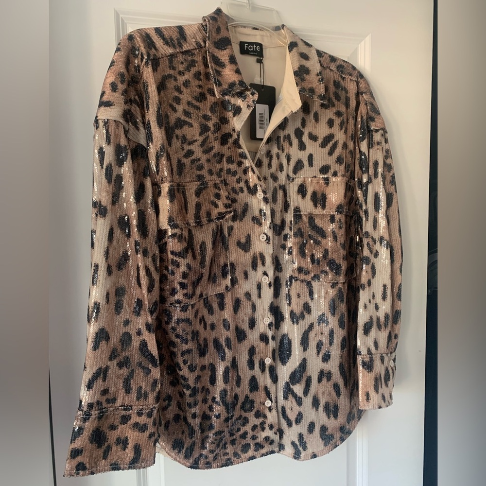 New with Tags Fate ‘Loving The Leopard’ Sparkle Top, Size Medium